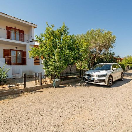 Appartamento Residenziale Trilocale 6 Posti Letto Via Oristano San Teodoro  Exterior photo