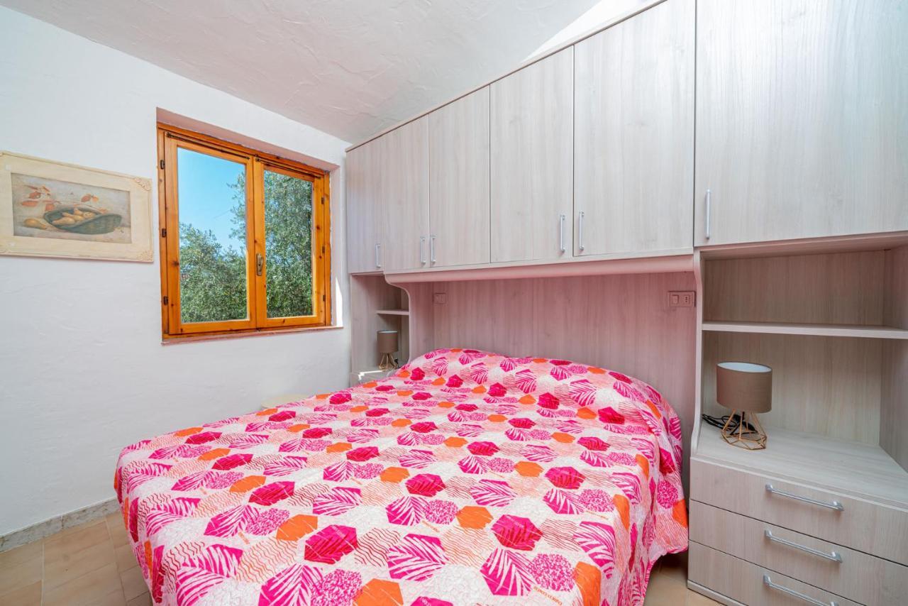 Appartamento Residenziale Trilocale 6 Posti Letto Via Oristano San Teodoro  Exterior photo