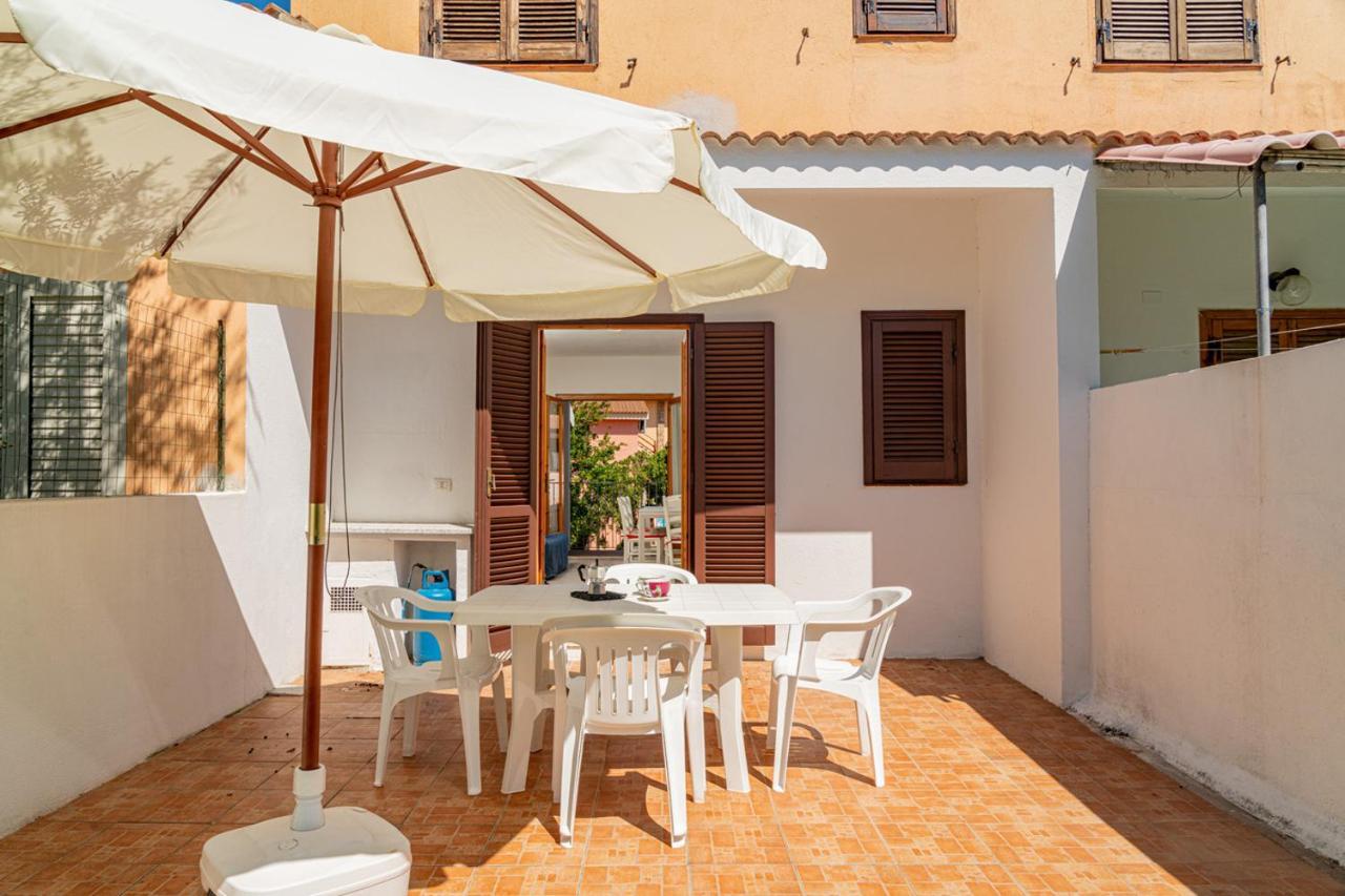 Appartamento Residenziale Trilocale 6 Posti Letto Via Oristano San Teodoro  Exterior photo